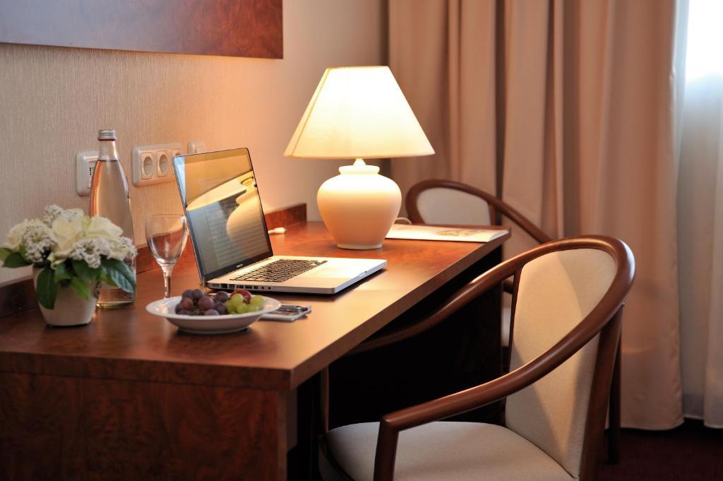 Hotel Restaurant Hoettche Дормаген Номер фото